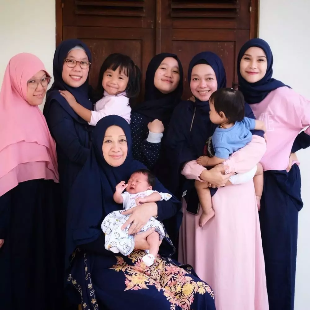 Kedekatan seleb wanita dengan ibu mertua © 2020 brilio.net