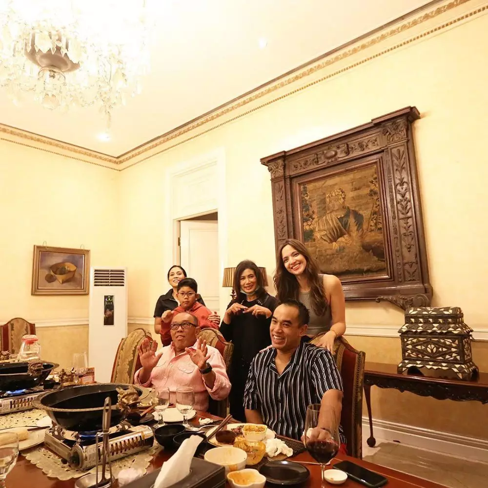 Kedekatan seleb wanita dengan ibu mertua © 2020 brilio.net