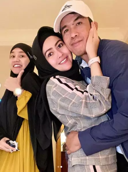 Meggy dang sang suami baru Instagram