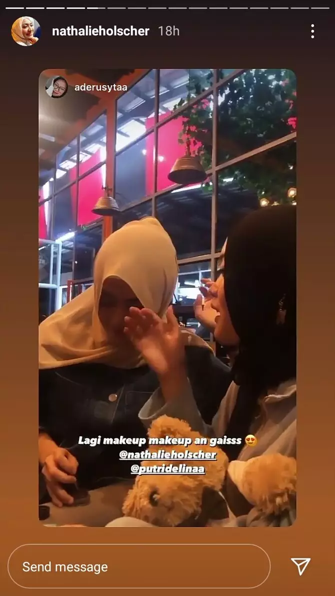kedekatan Nathalie dengan keluarga Sule Berbagai sumber kedekatan Nathalie dengan keluarga Sule Berbagai sumber