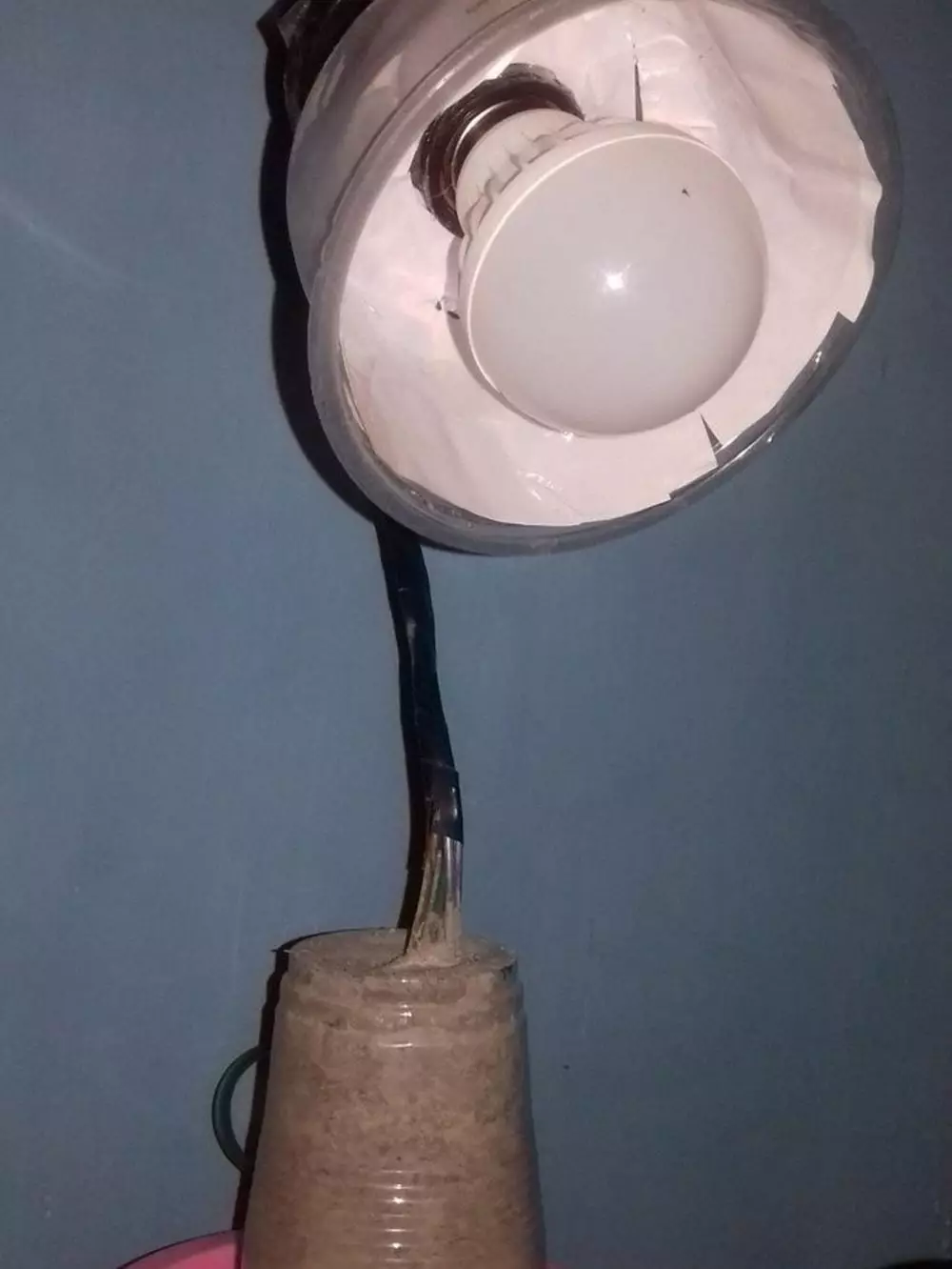 Barang rusak beralih fungsi Berbagai sumber