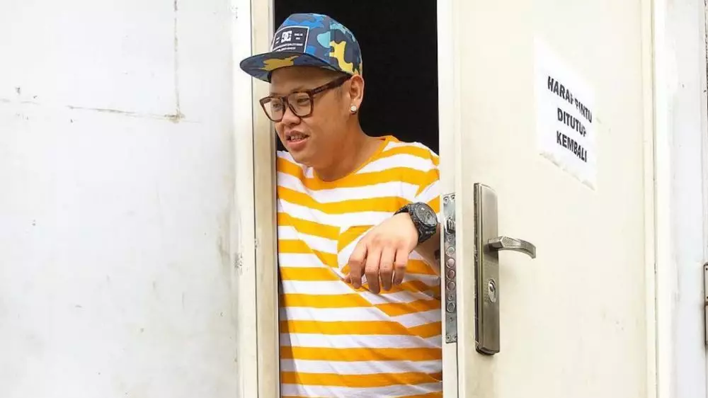 fakta nikah reza bukan Berbagai sumber