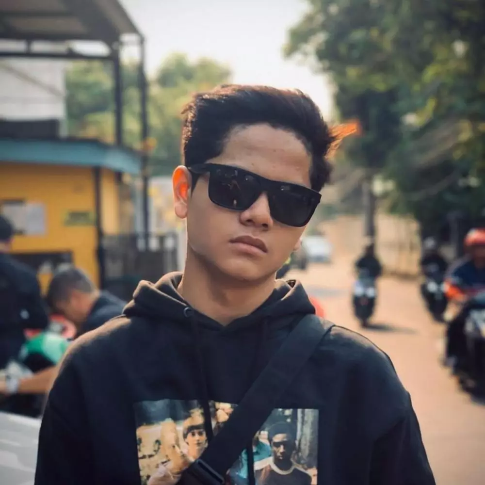 rifat darwis 17 tahun Berbagai sumber