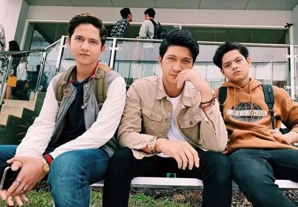 rifat darwis 17 tahun Berbagai sumber