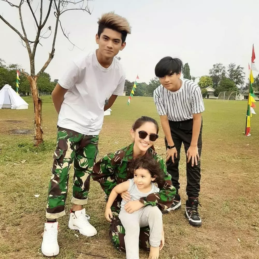 natalie scen LDK Berbagai sumber natalie scen LDK Berbagai sumber