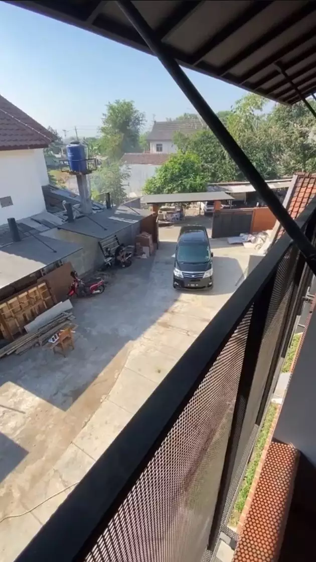 tantri kost Berbagai sumber