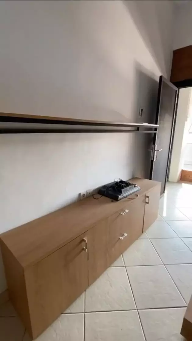 tantri kost Berbagai sumber