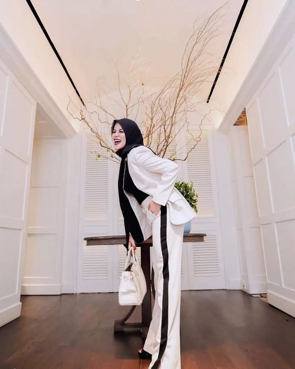 Gaya Olla Ramlan jinjing tas  Instagram Gaya Olla Ramlan jinjing tas  Instagram