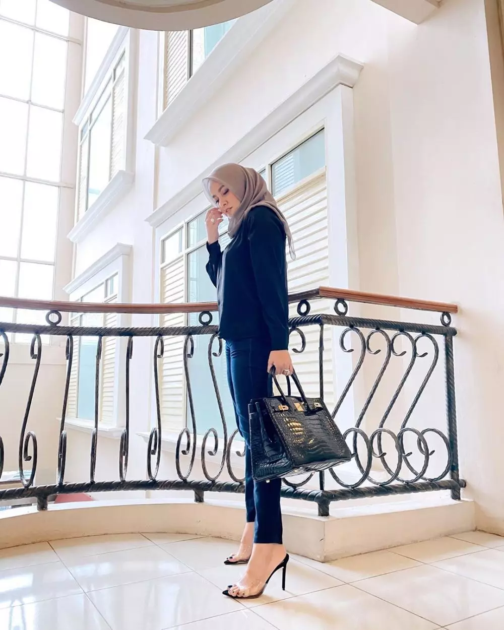 Gaya Olla Ramlan jinjing tas  Instagram Gaya Olla Ramlan jinjing tas  Instagram