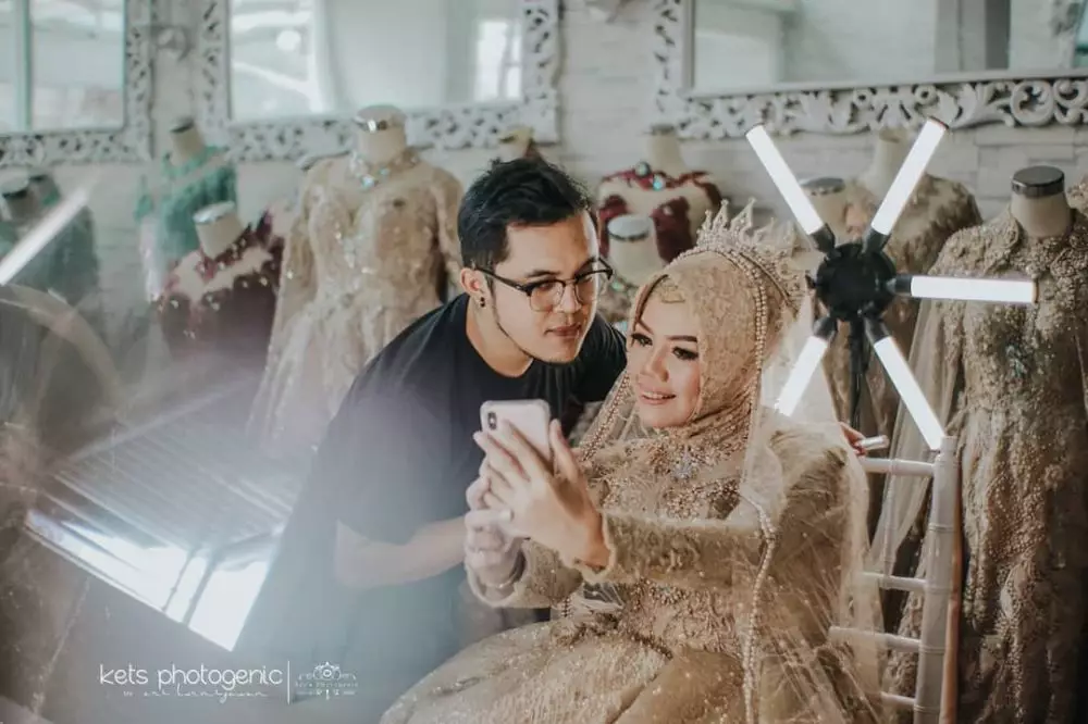 Elly sugigi pamer prewedd Berbagai sumber