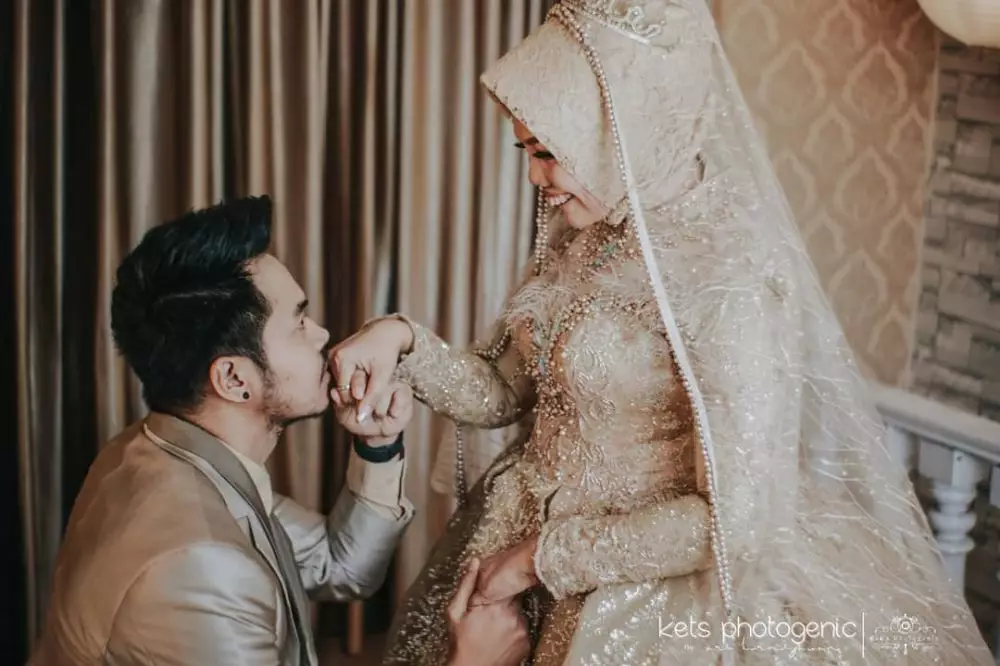 Elly sugigi pamer prewedd Berbagai sumber