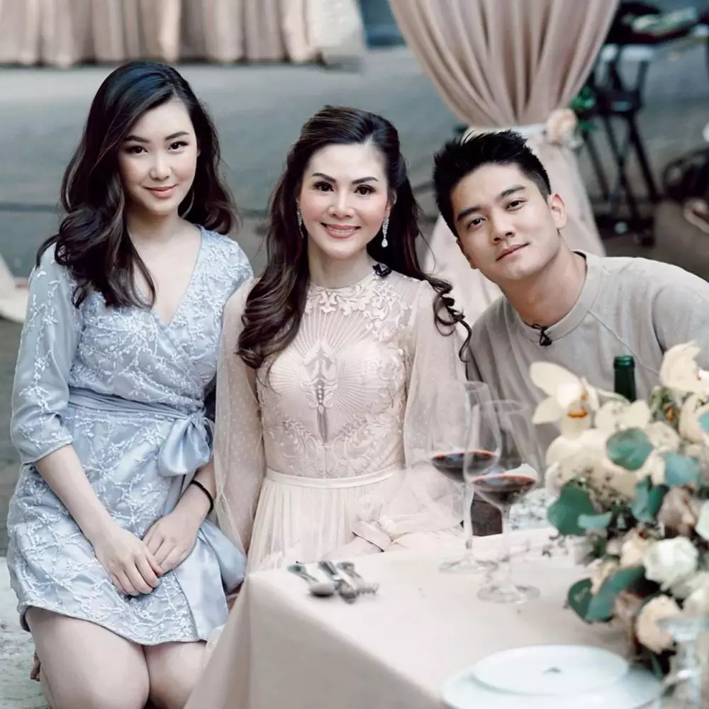 boy dan ibu mertua Berbagai sumber