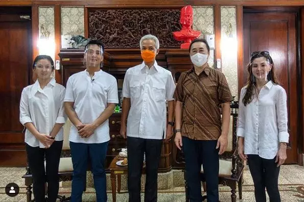 boy dan ibu mertua Berbagai sumber