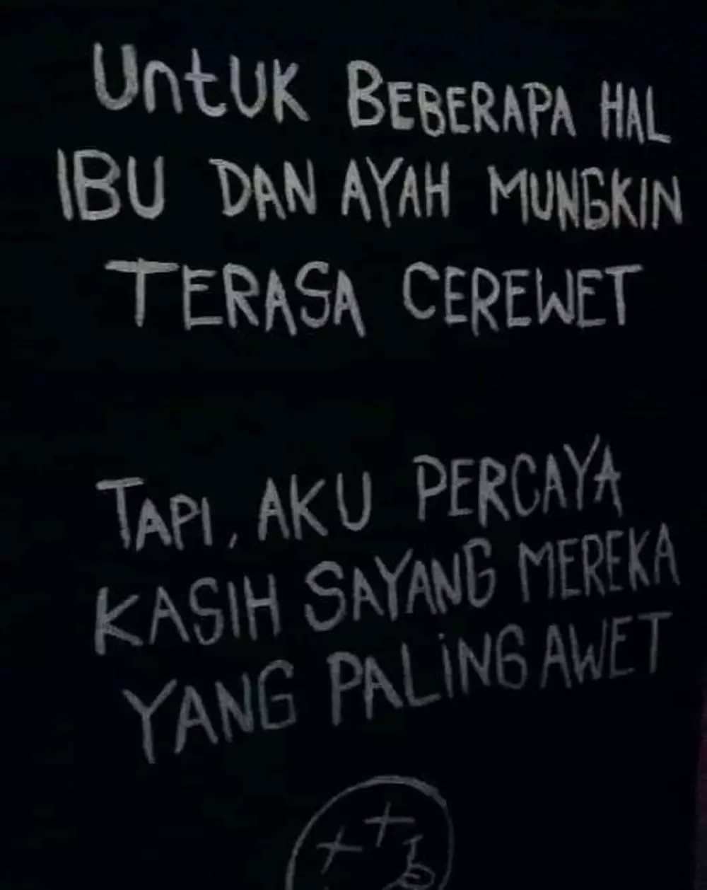 Tulisan tentang ortu di tembok Twitter