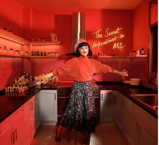 marshanda pendek Berbagai sumber