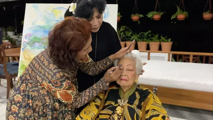 Pemotretan Susi Pudjiastuti berbagai sumber Pemotretan Susi Pudjiastuti berbagai sumber