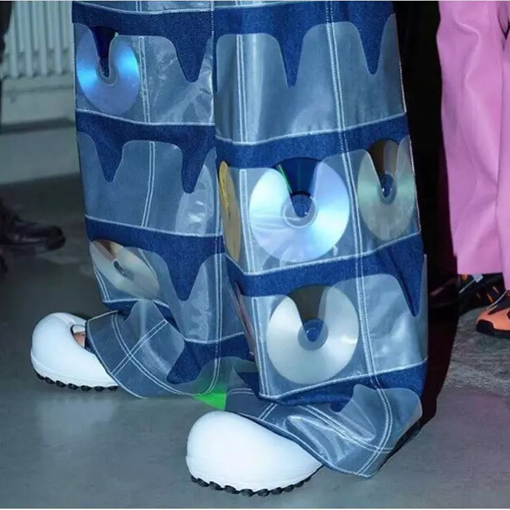 cara absurd manfaatkan CD bekas Berbagai Sumber