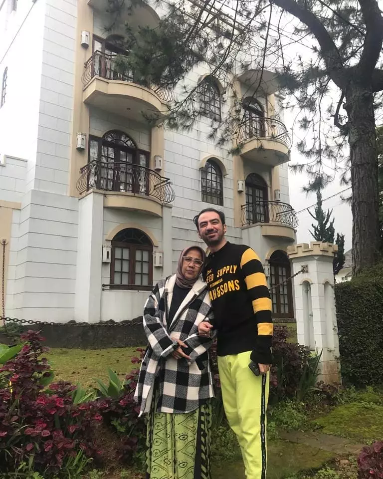 Reza D' Academy dan keluarga © 2020 brilio.net Reza D' Academy dan keluarga © 2020 brilio.net