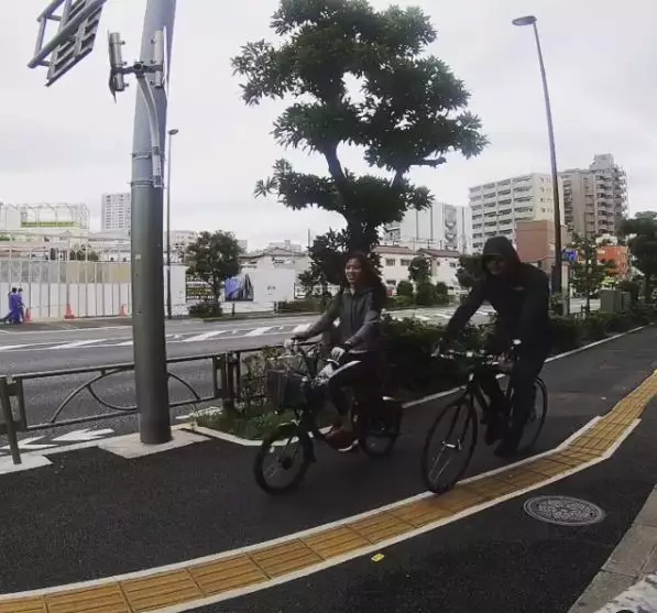 Deddy olahraga bareng kekasih Berbagai sumber