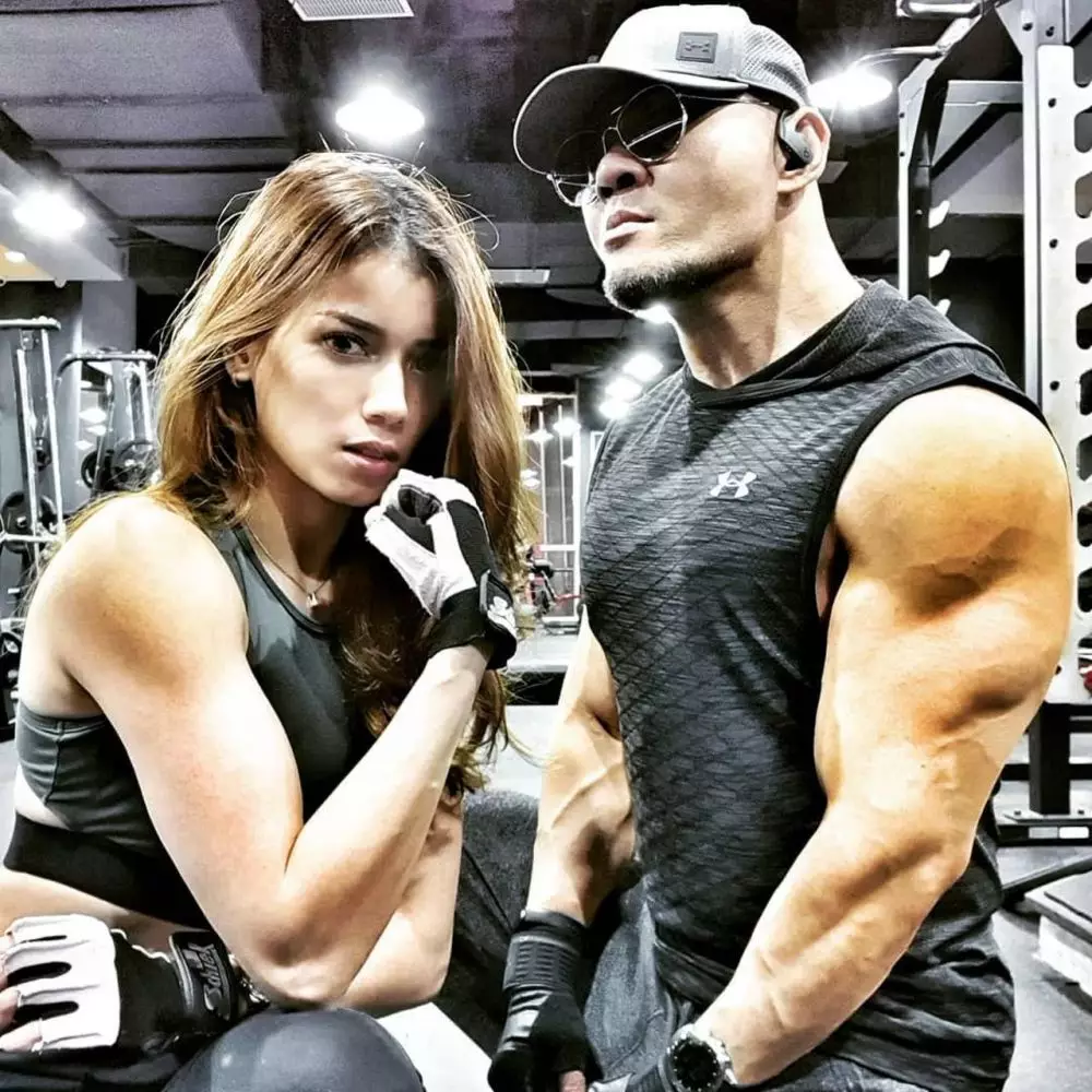 Deddy olahraga bareng kekasih Berbagai sumber