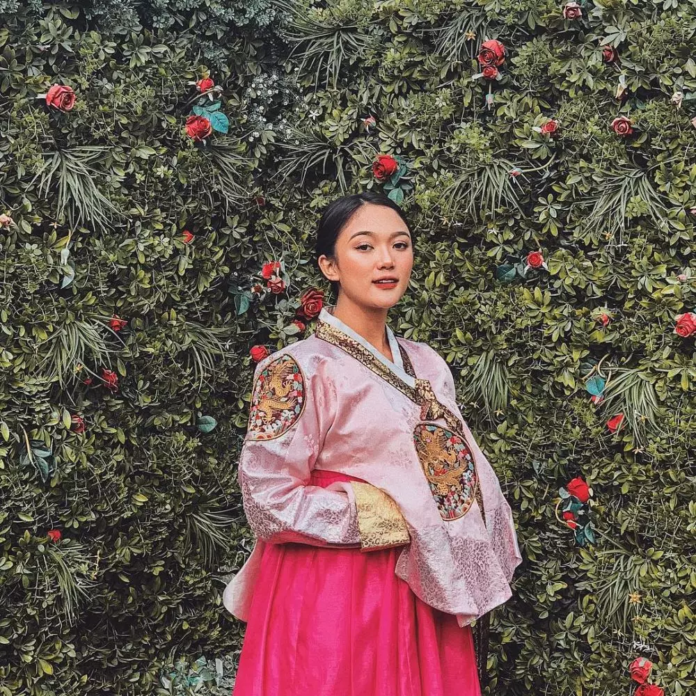 seleb pemotretan dengan hanbok © 2020 Instagram seleb pemotretan dengan hanbok © 2020 Instagram
