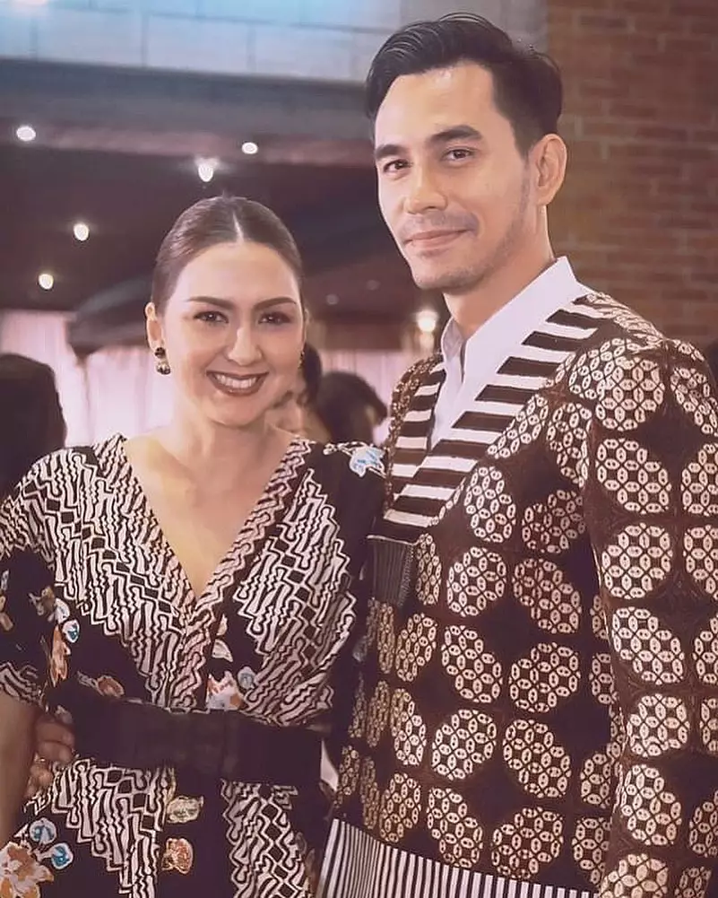 Hari Batik Nasional berbagai sumber