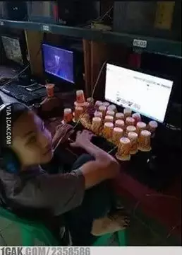 aksi nyeleneh main game Berbagai Sumber