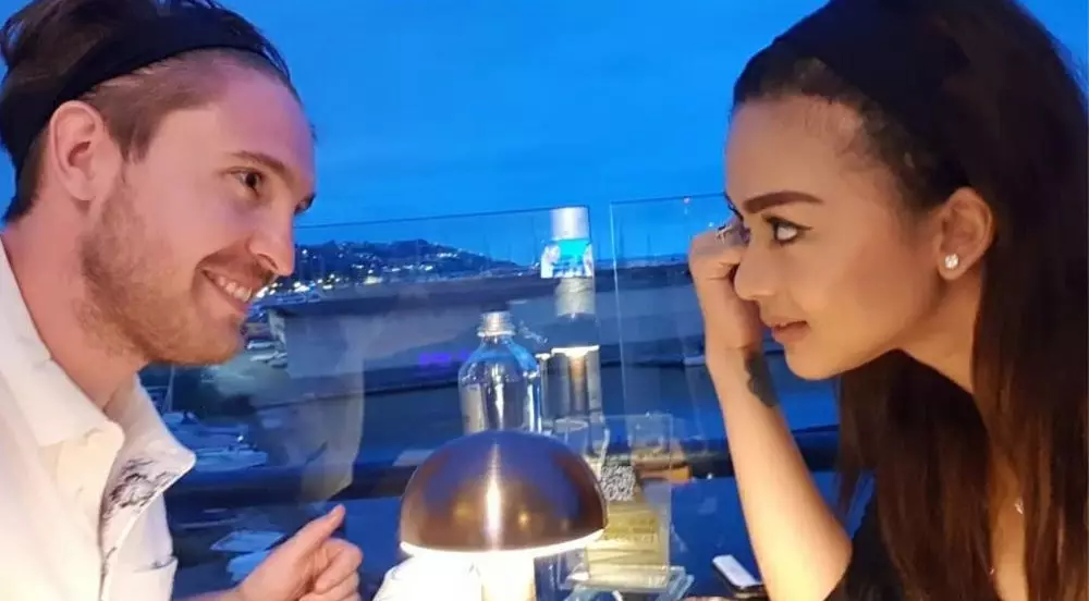 Anastasia Novie dan suami bulenya Instagram