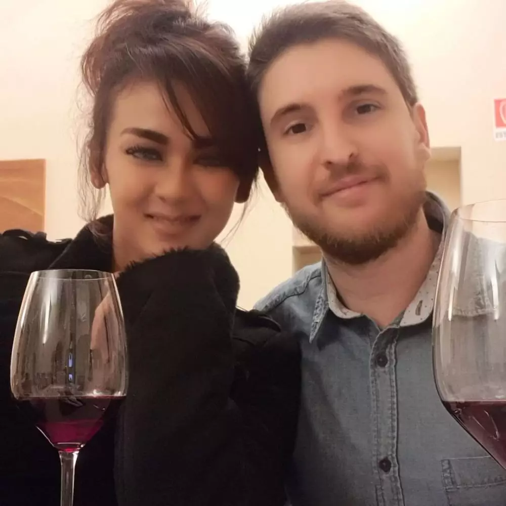 Anastasia Novie dan suami bulenya Instagram