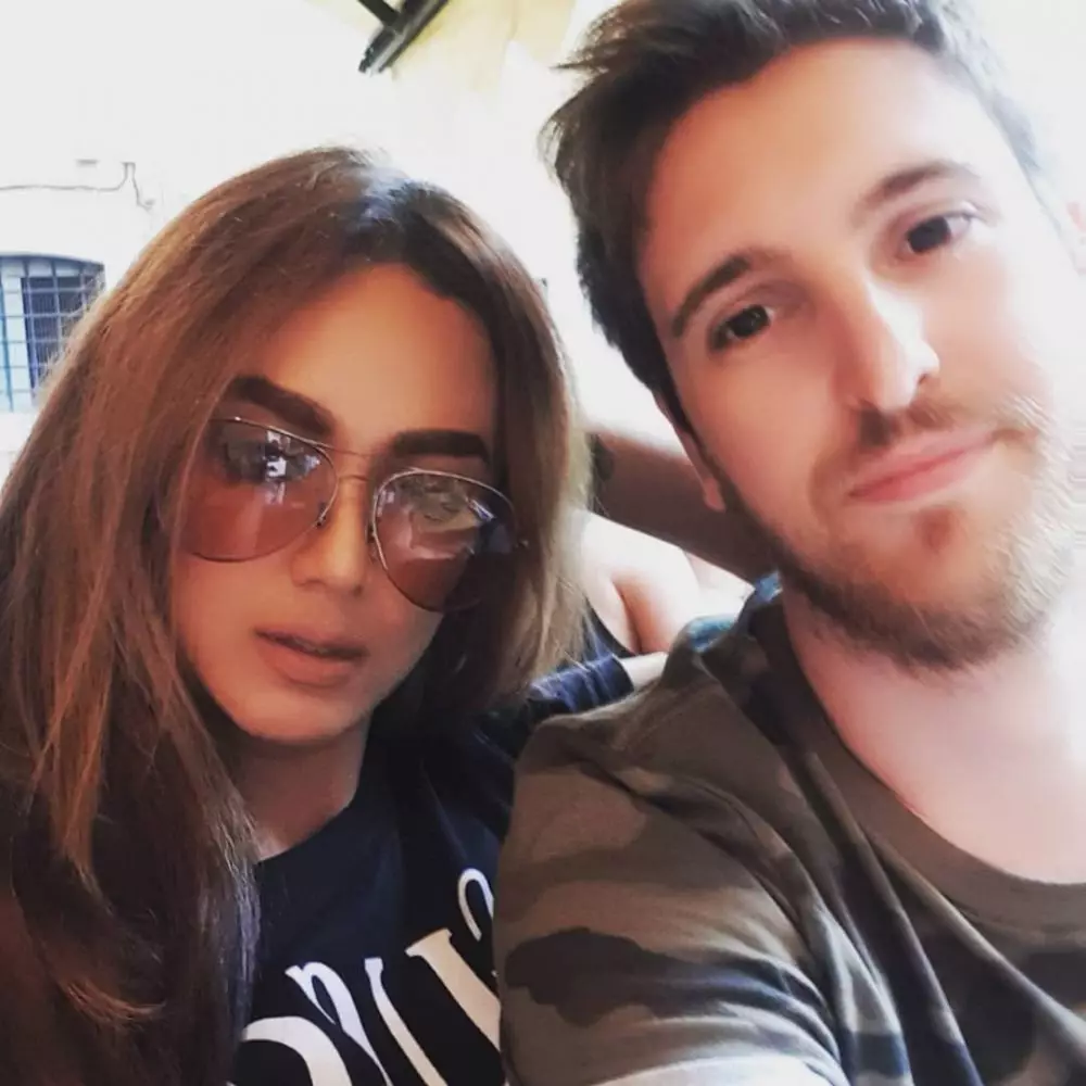 Anastasia Novie dan suami bulenya Instagram