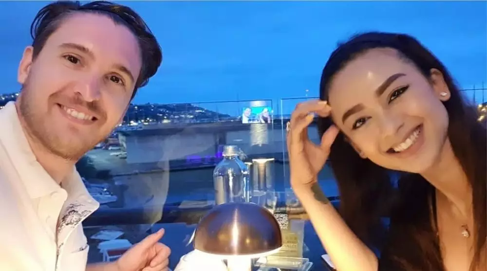 Anastasia Novie dan suami bulenya Instagram