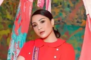 Terlihat biasa, harga masker Nagita Slavina ini bikin geleng kepala