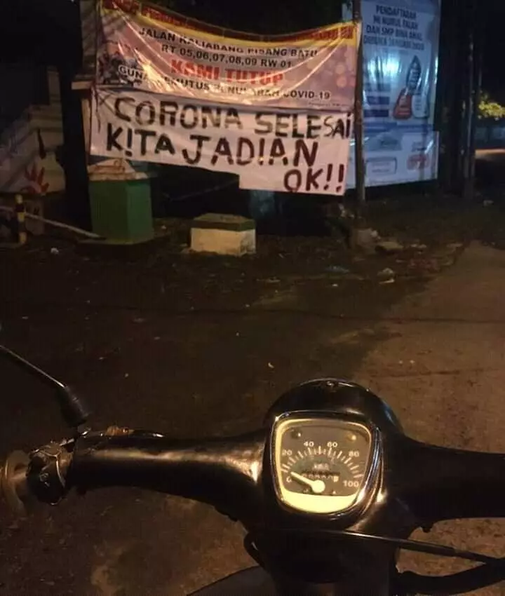 spanduk di perumahan lucu Twitter spanduk di perumahan lucu Twitter