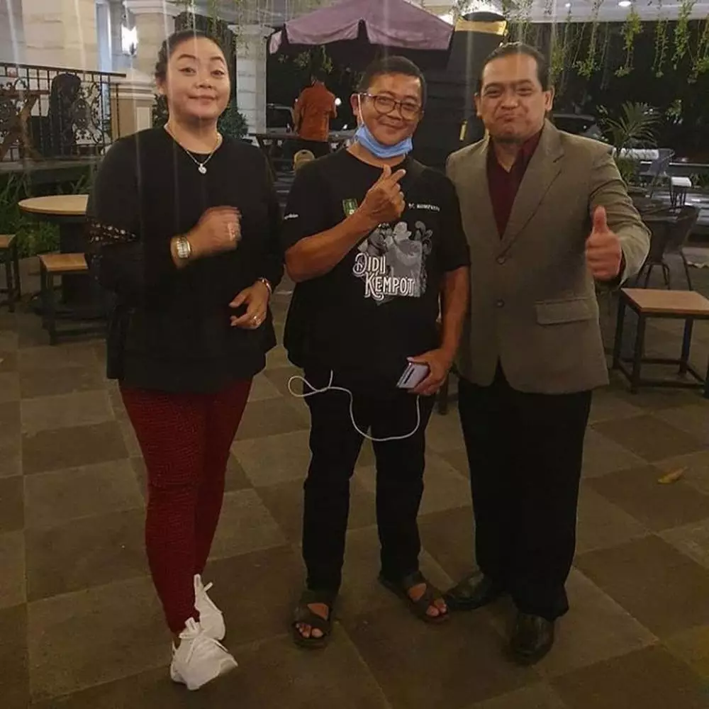 Yan ketemu bambang Berbagai sumber Yan ketemu bambang Berbagai sumber