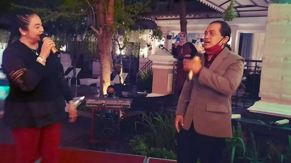 Yan ketemu bambang Berbagai sumber Yan ketemu bambang Berbagai sumber