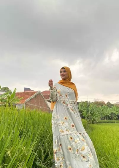 pemotretan Nadya di sawah Berbagai sumber pemotretan Nadya di sawah Berbagai sumber