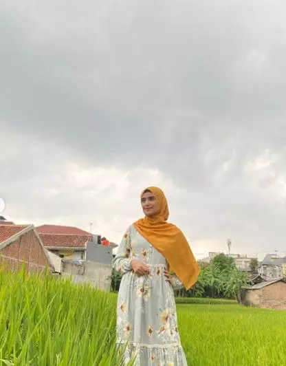pemotretan Nadya di sawah Berbagai sumber pemotretan Nadya di sawah Berbagai sumber