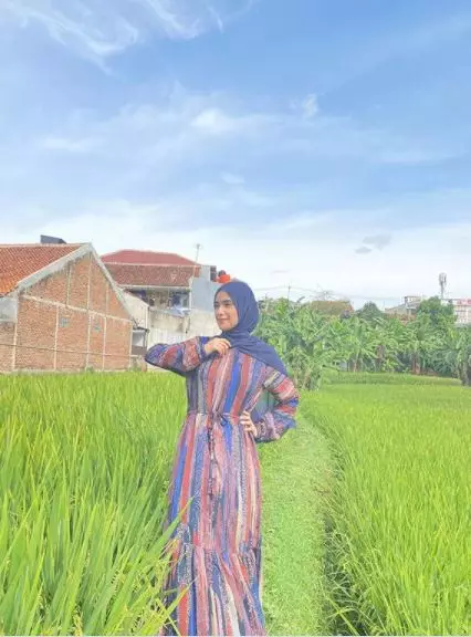 pemotretan Nadya di sawah Berbagai sumber pemotretan Nadya di sawah Berbagai sumber