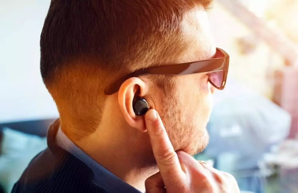 Tips menggunakan earphone © 2020 brilio.net