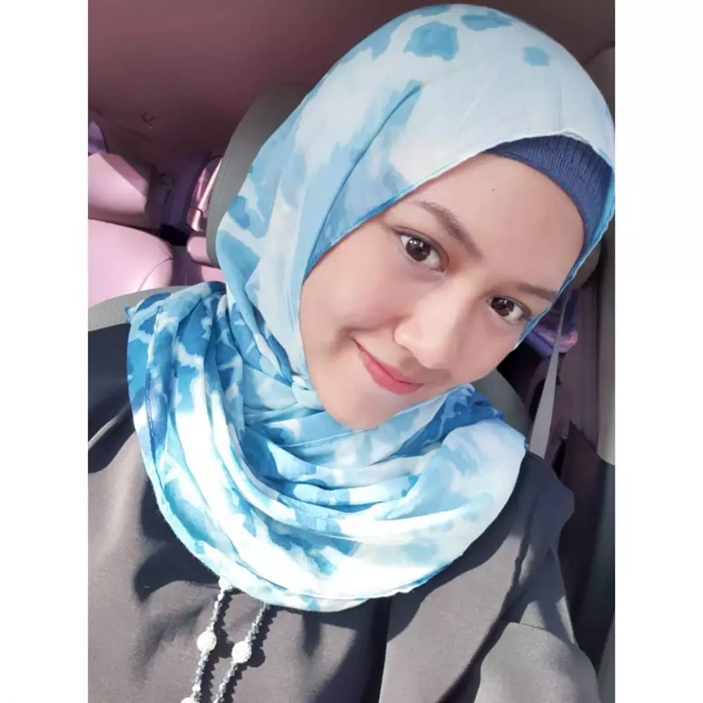 Happy Asmara tampil berhijab © 2020 brilio.net Instagram Happy Asmara tampil berhijab © 2020 brilio.net Instagram
