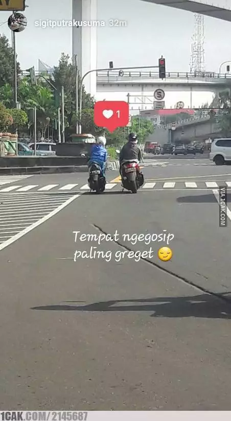 emak emak berhenti di tengah jalan  Berbagai Sumber emak emak berhenti di tengah jalan  Berbagai Sumber