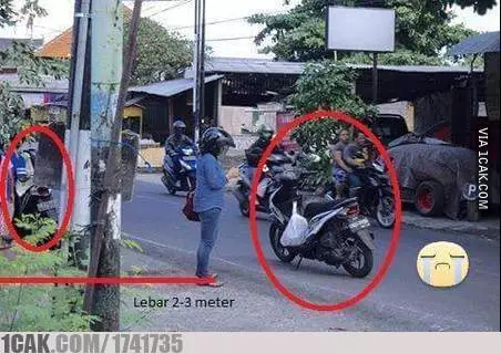 emak emak berhenti di tengah jalan  Berbagai Sumber emak emak berhenti di tengah jalan  Berbagai Sumber