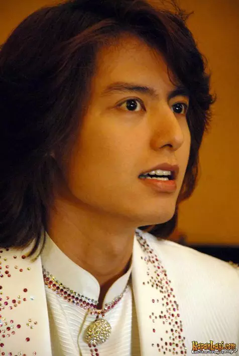 Roger Danuarta saat awal karier Berbagai Sumber