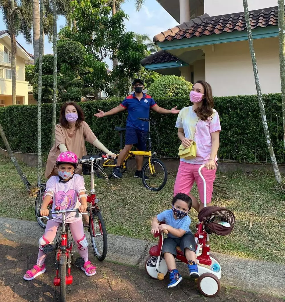 pesona Dewi Pandamsari Instagram pesona Dewi Pandamsari Instagram