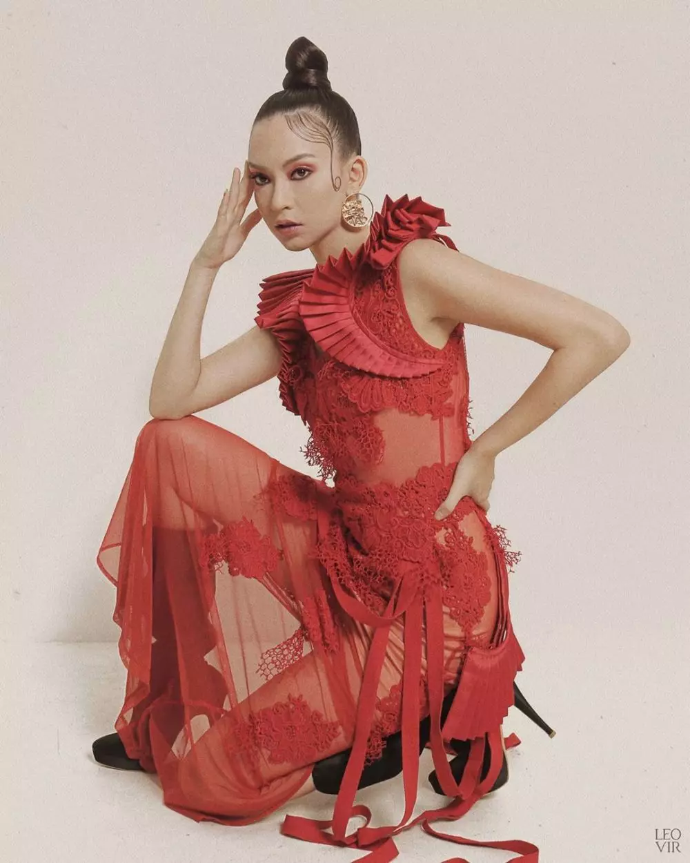 Momen pemotretan Karin Nadila © 2020 brilio.net Momen pemotretan Karin Nadila © 2020 brilio.net