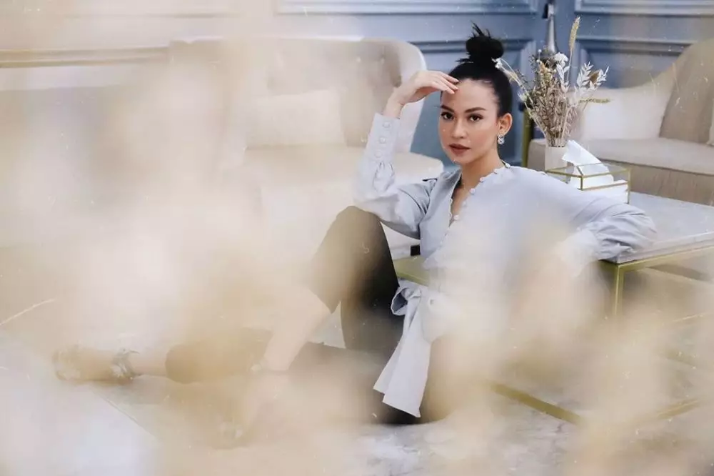 Momen pemotretan Karin Nadila © 2020 brilio.net Momen pemotretan Karin Nadila © 2020 brilio.net