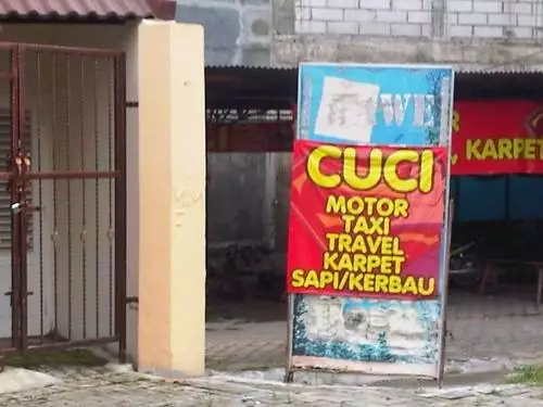 spanduk lucu promosi cuci kendaraan 1cak.com