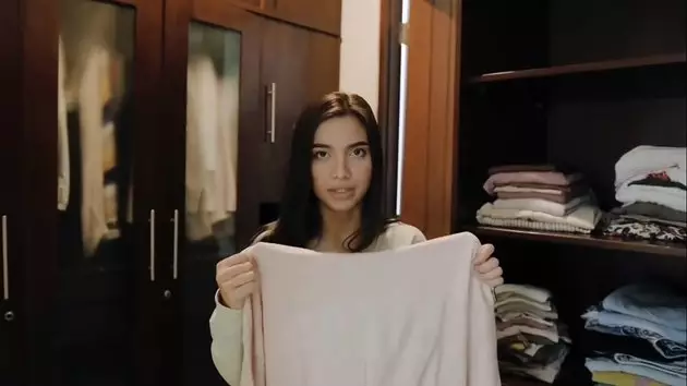 Closet Angela Gilsha © 2020 brilio.net YouTube Closet Angela Gilsha © 2020 brilio.net YouTube