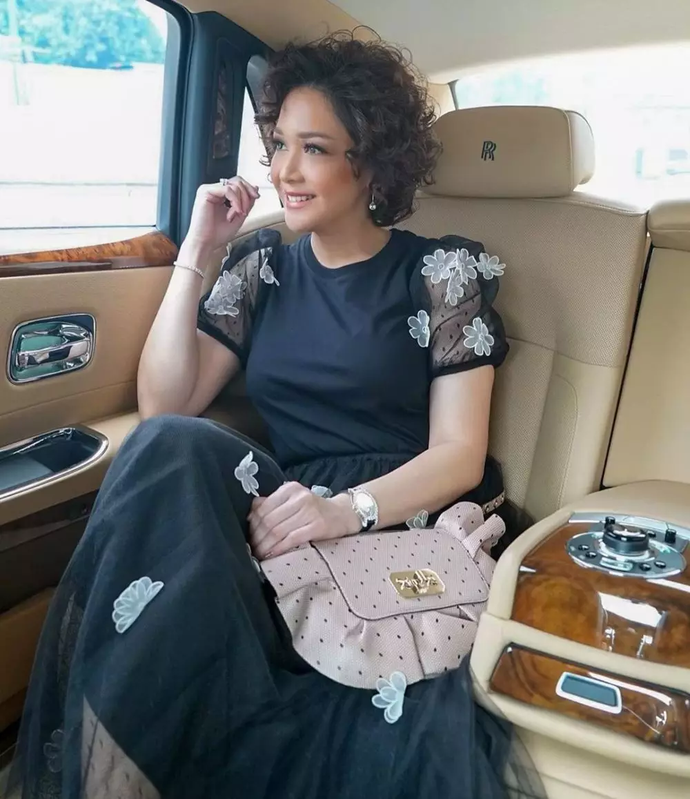 penampilan baru maia dengan rambut curly © 2020 Instagram/@maiaestiantyreal