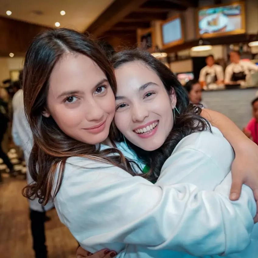 potret persahabatan chelsea dan pevita © 2020 Instagram potret persahabatan chelsea dan pevita © 2020 Instagram